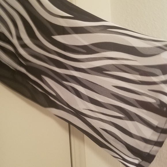 Tunic - Picture 3 of 4